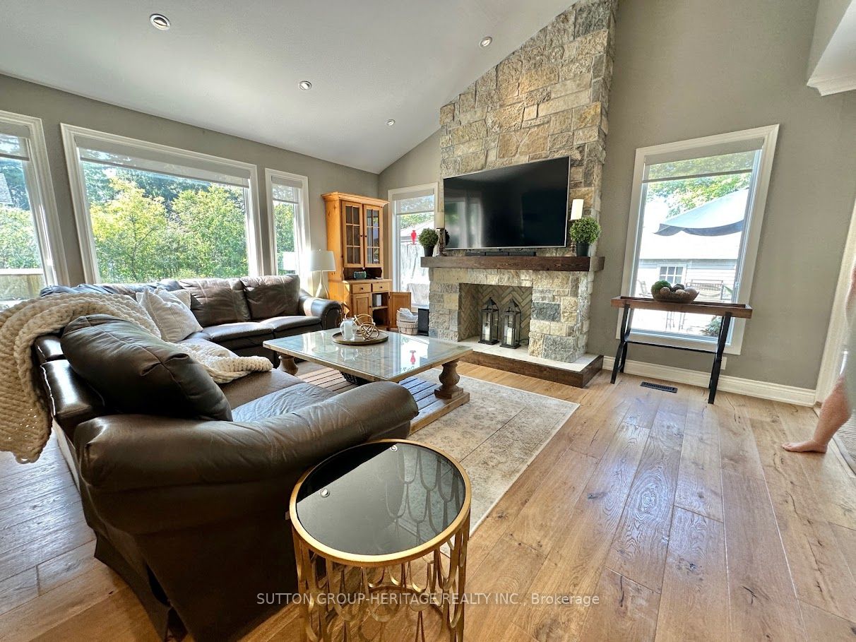 5262 Old Brock Rd