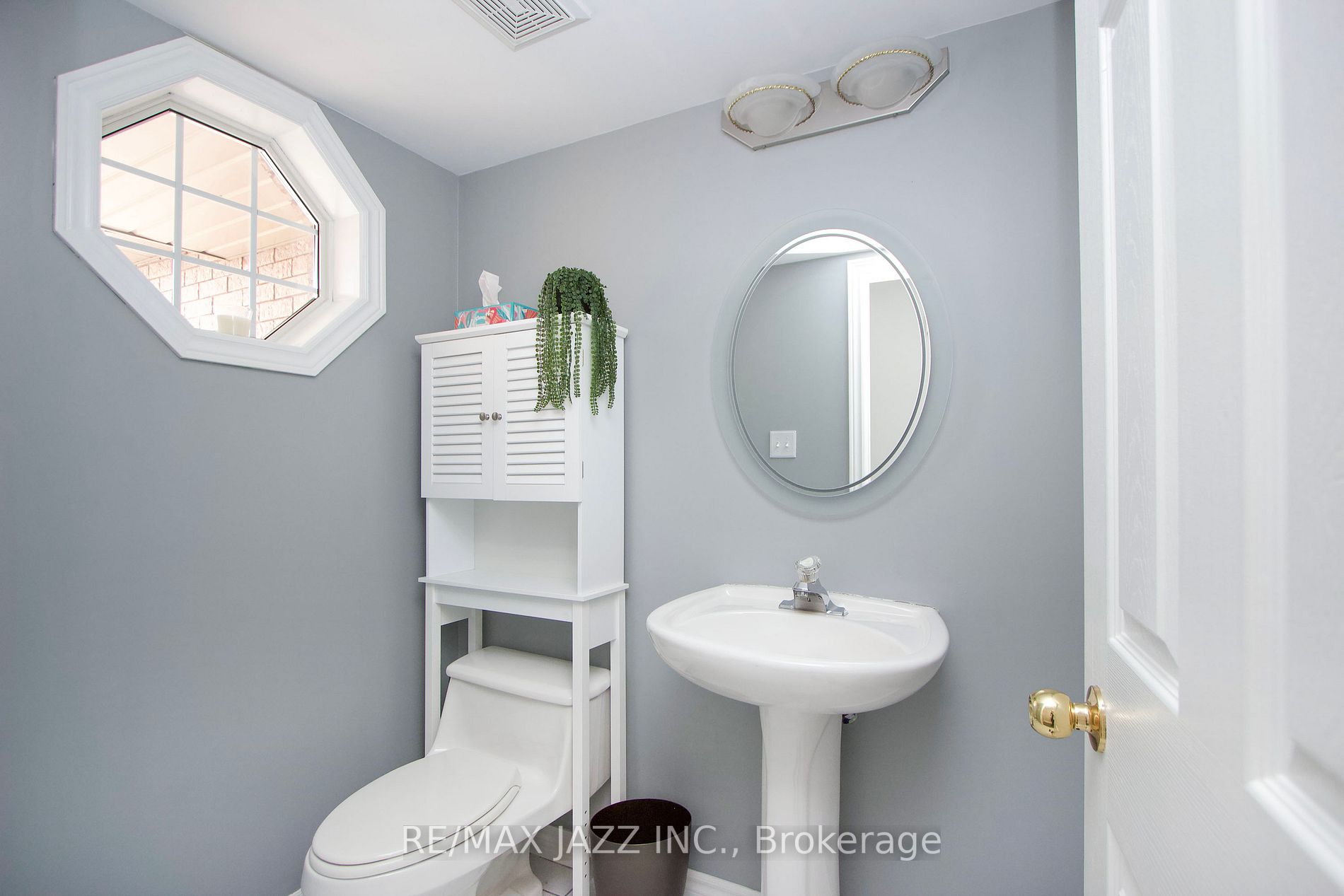 128 Richfield Sq