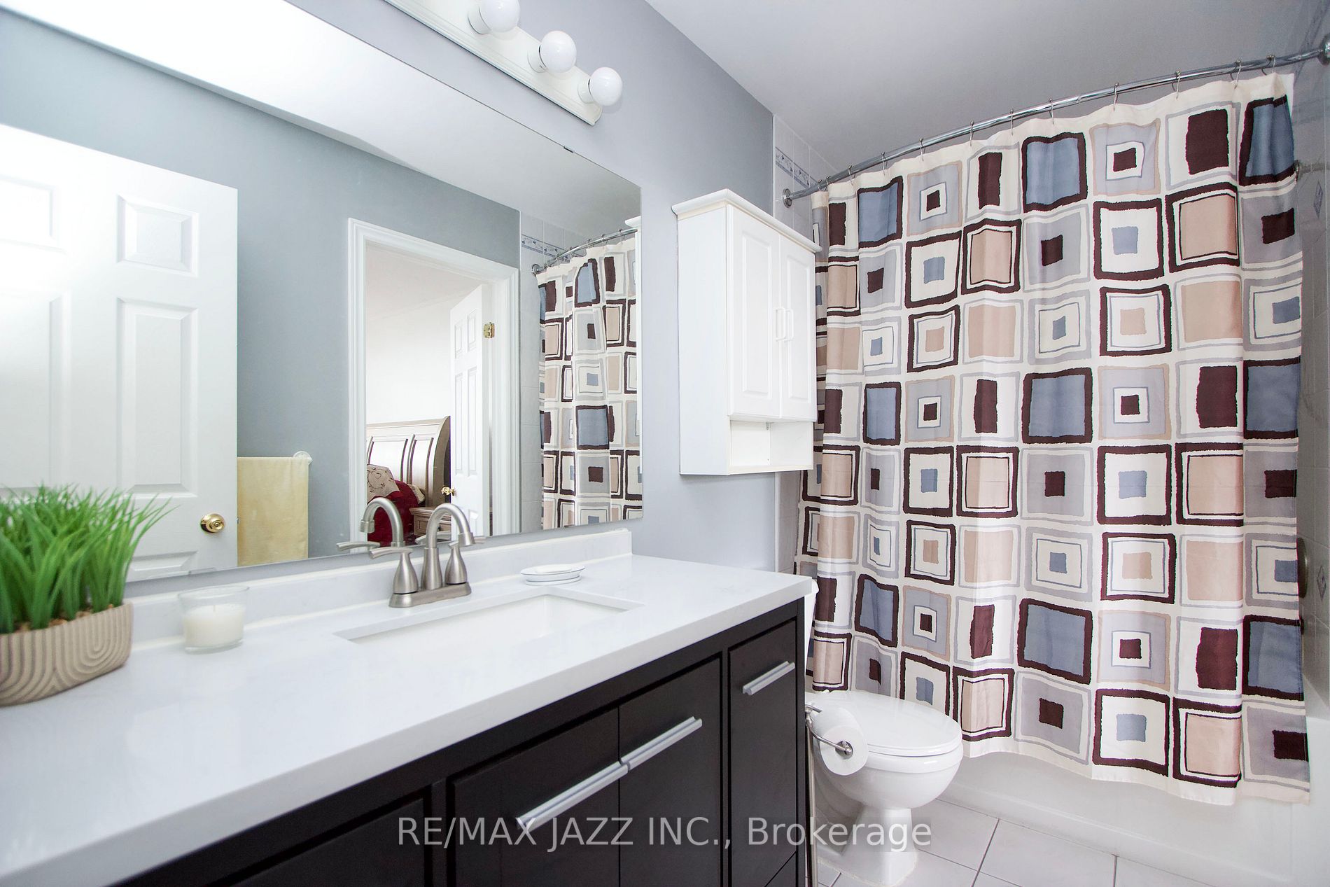 128 Richfield Sq