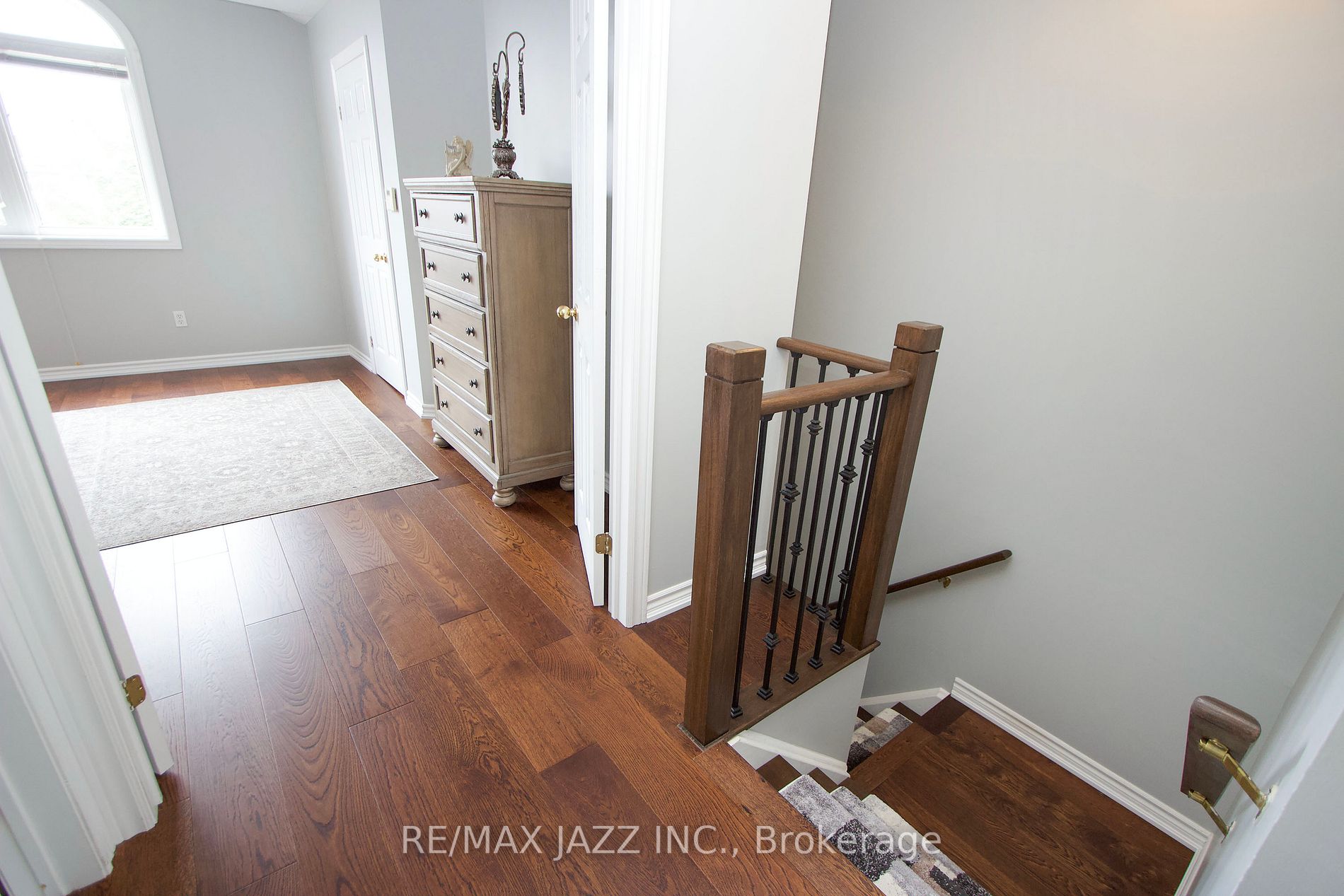 128 Richfield Sq