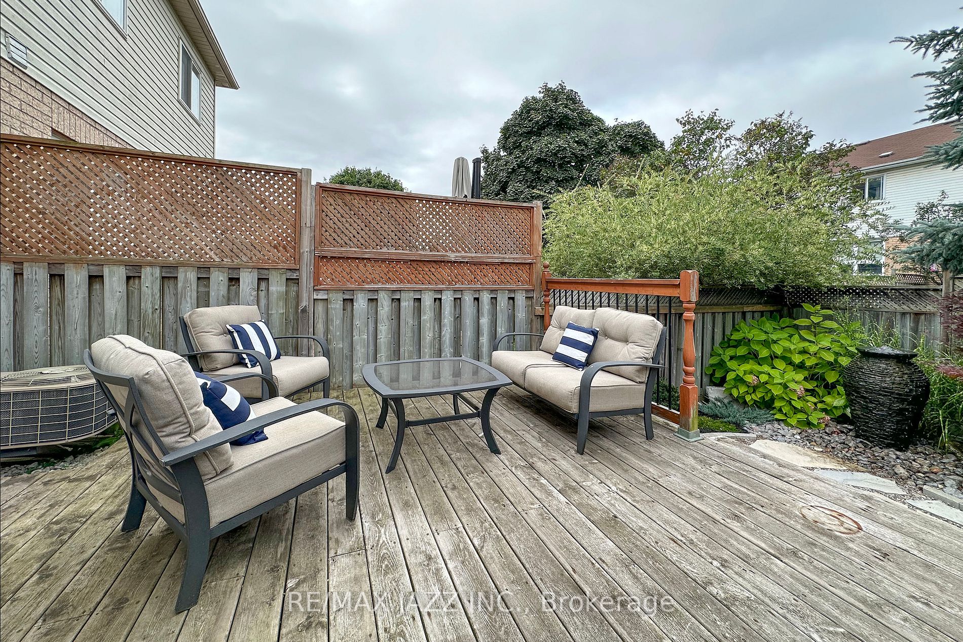 128 Richfield Sq