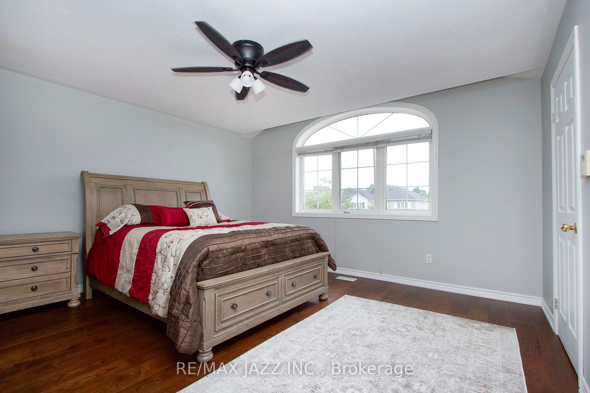 128 Richfield Sq