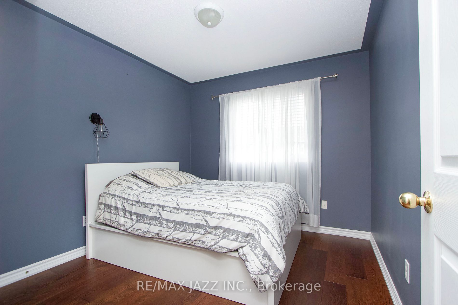 128 Richfield Sq