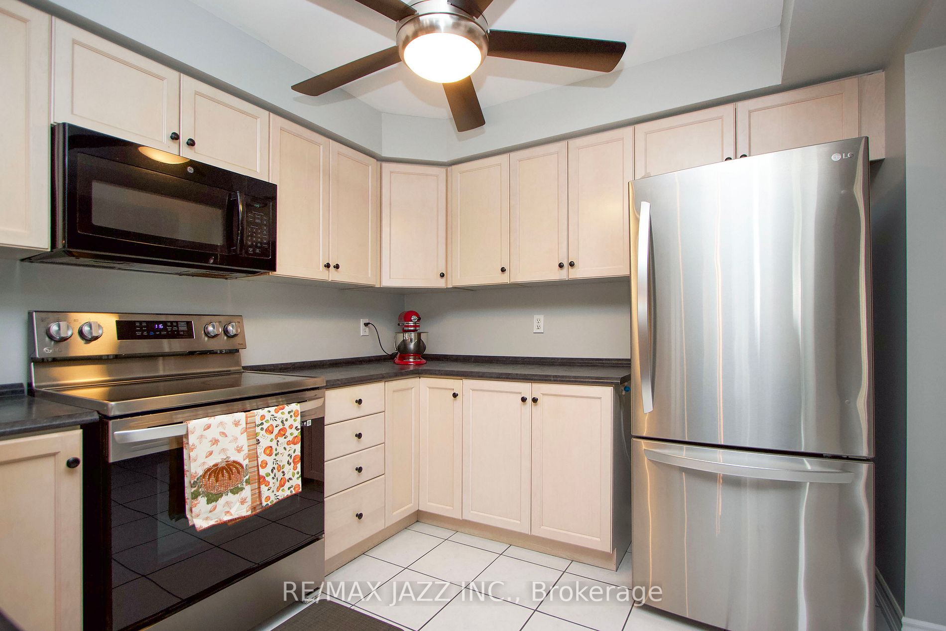 128 Richfield Sq