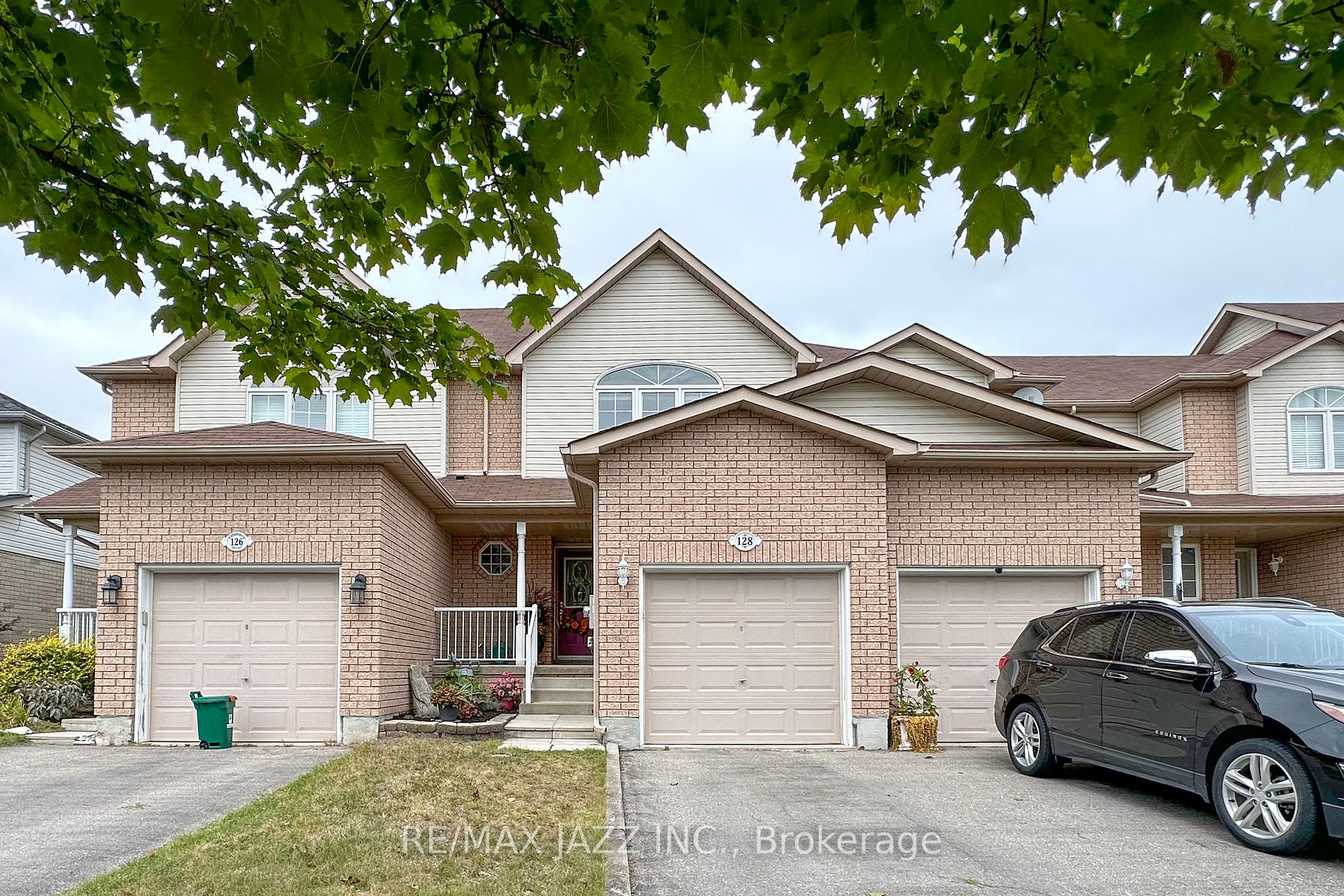 128 Richfield Sq