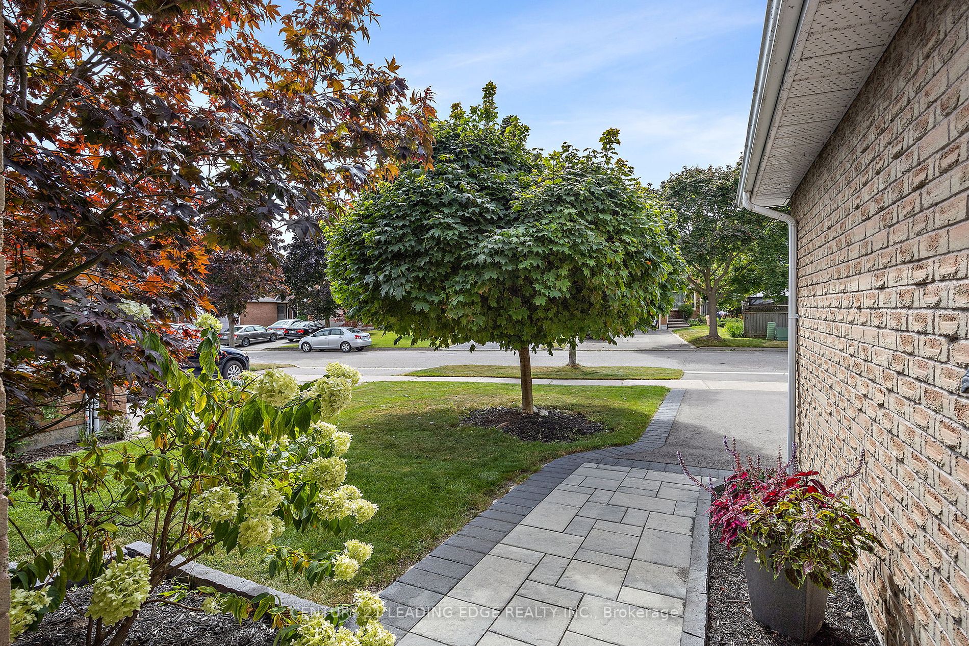 28 Humphrey Dr