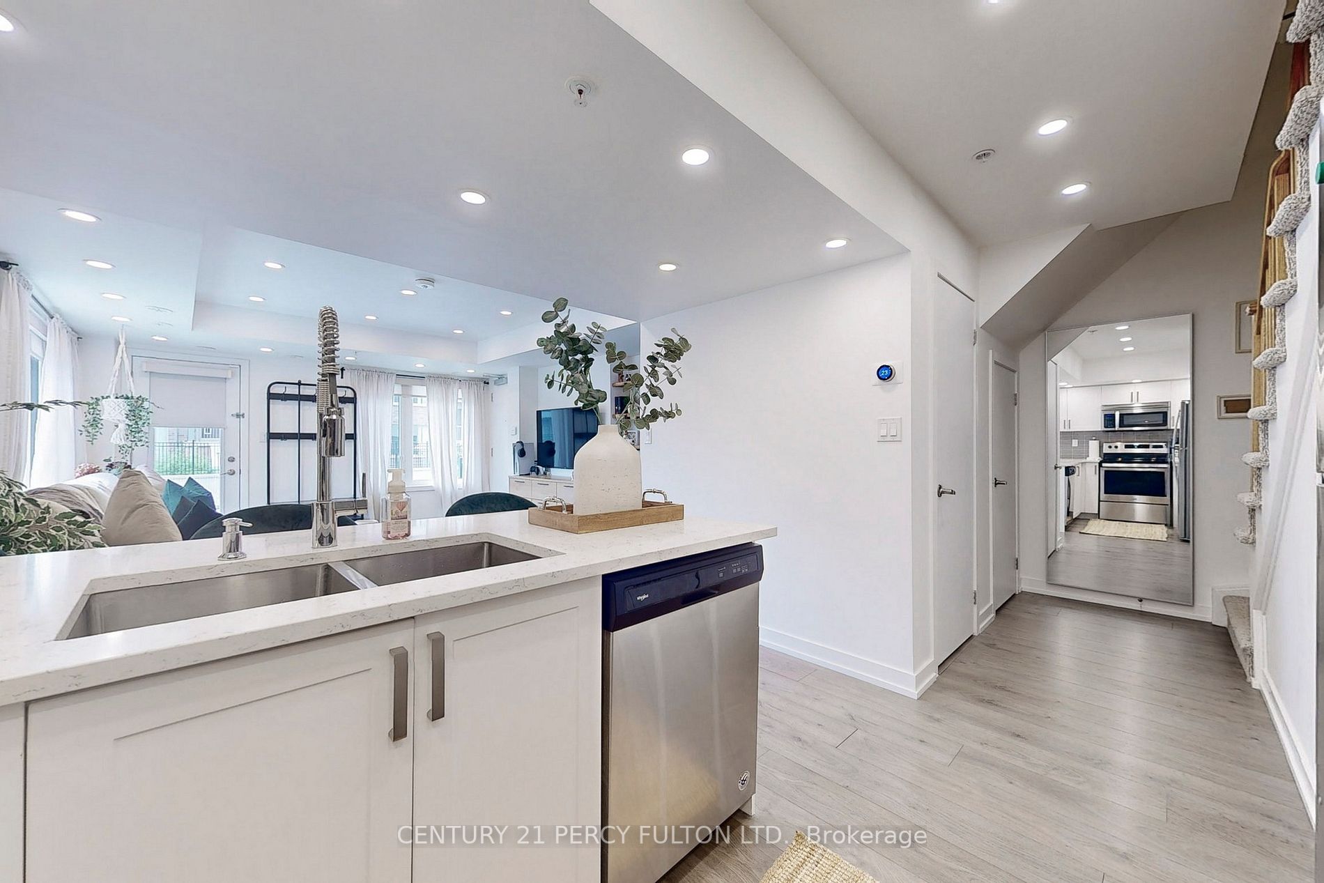 1555 Kingston Road, #510