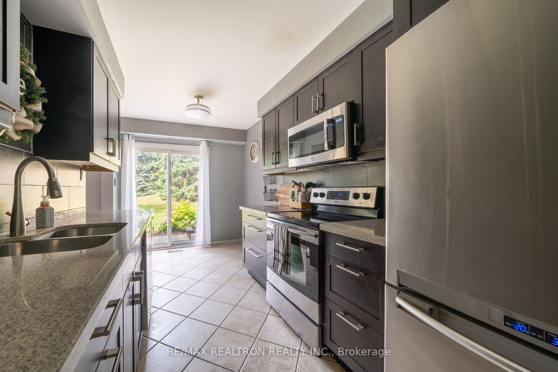 10 Bassett Blvd, #125