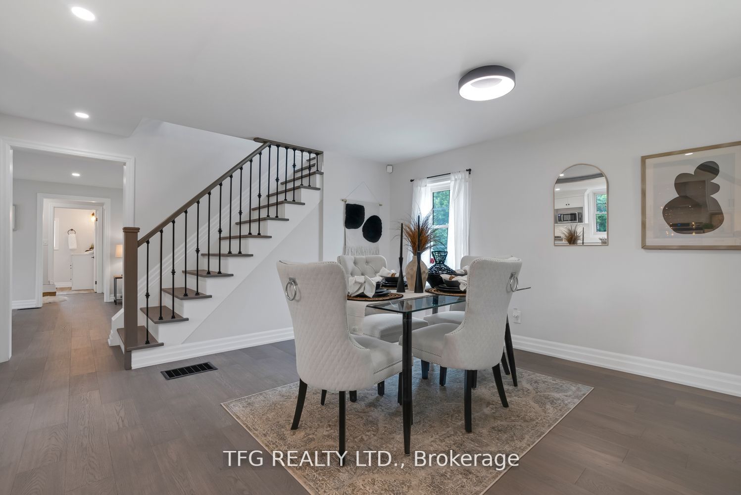 102 King Lane
