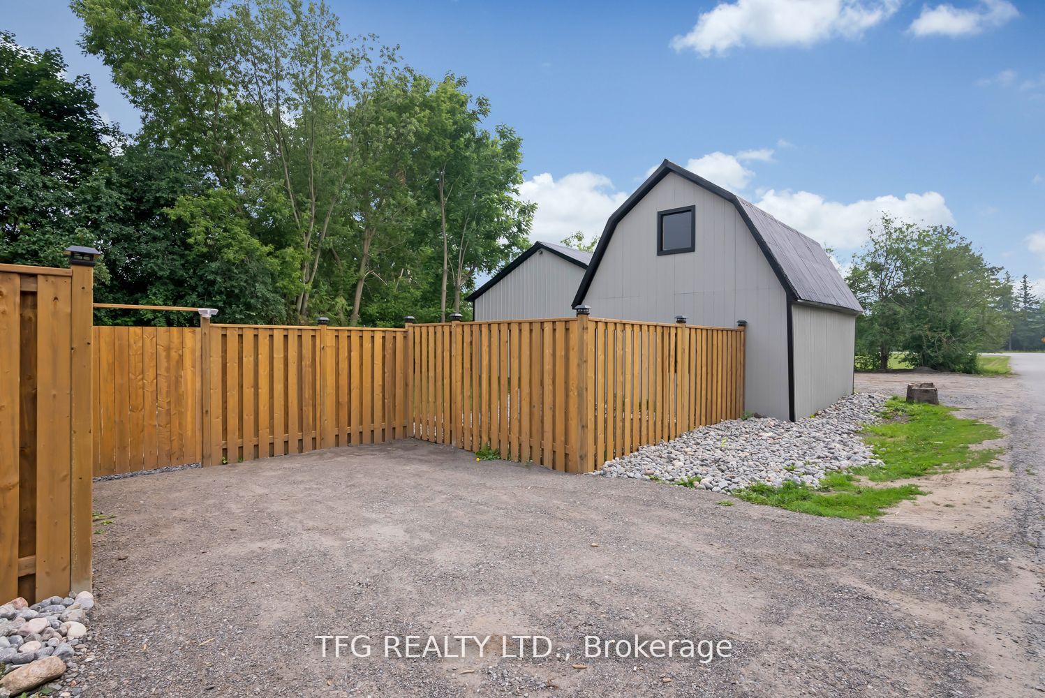 102 King Lane