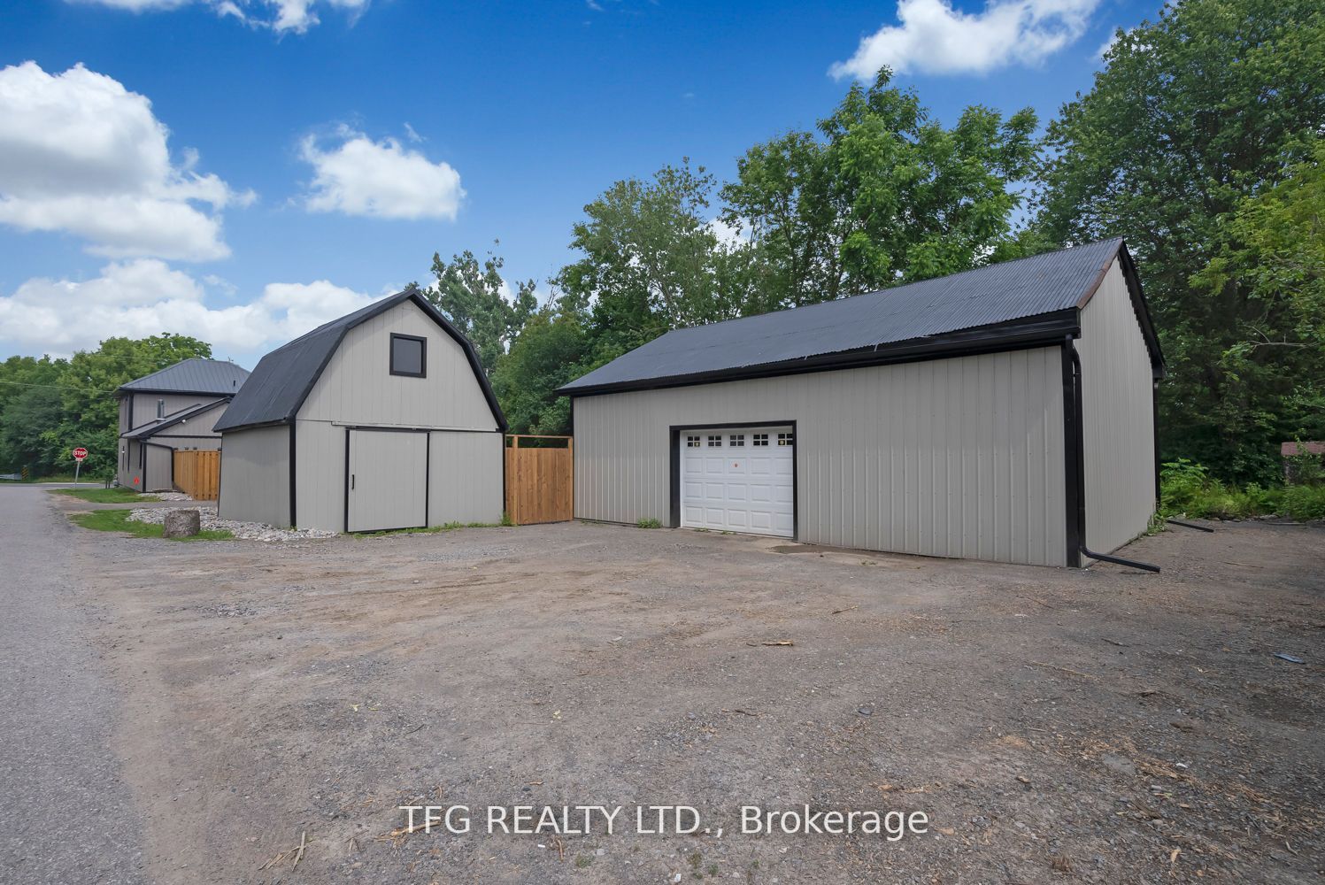 102 King Lane
