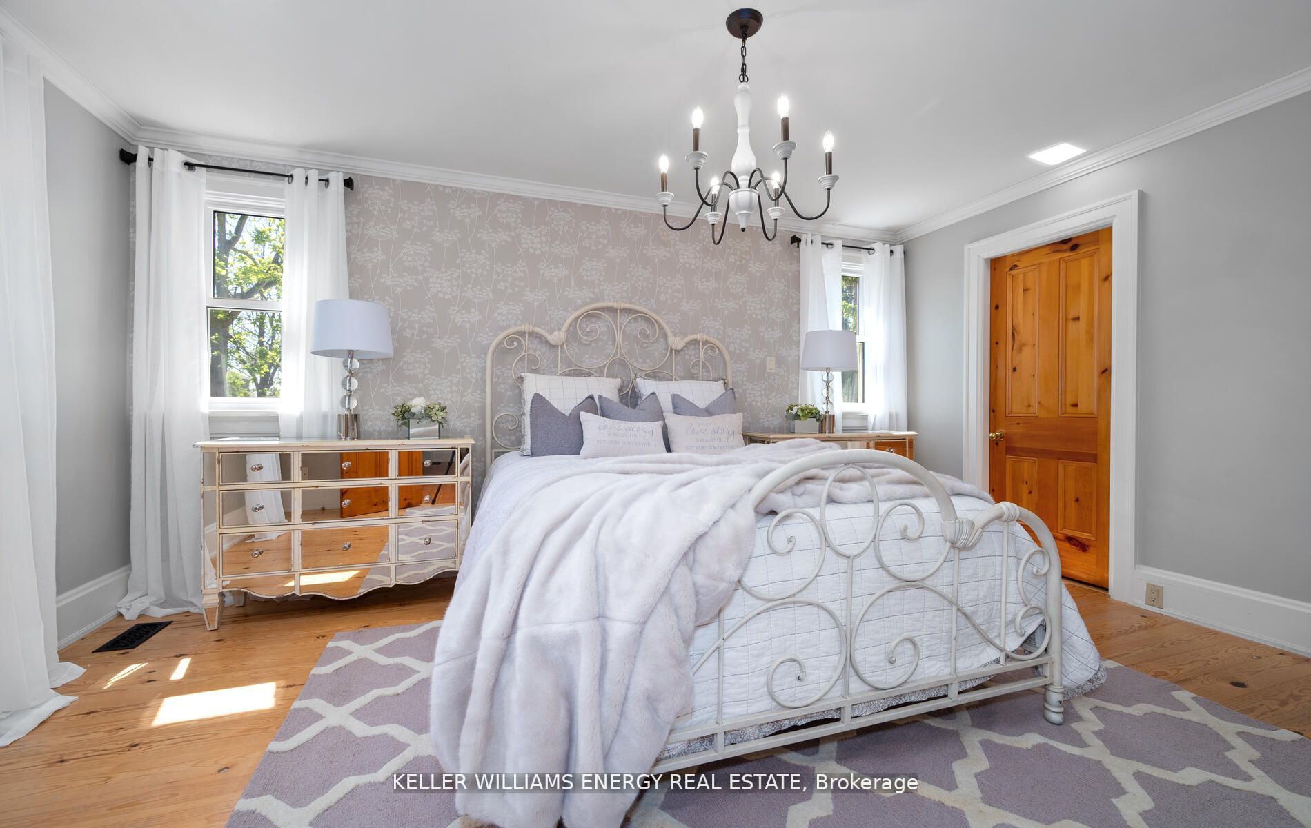 308 Centre St S, Whitby