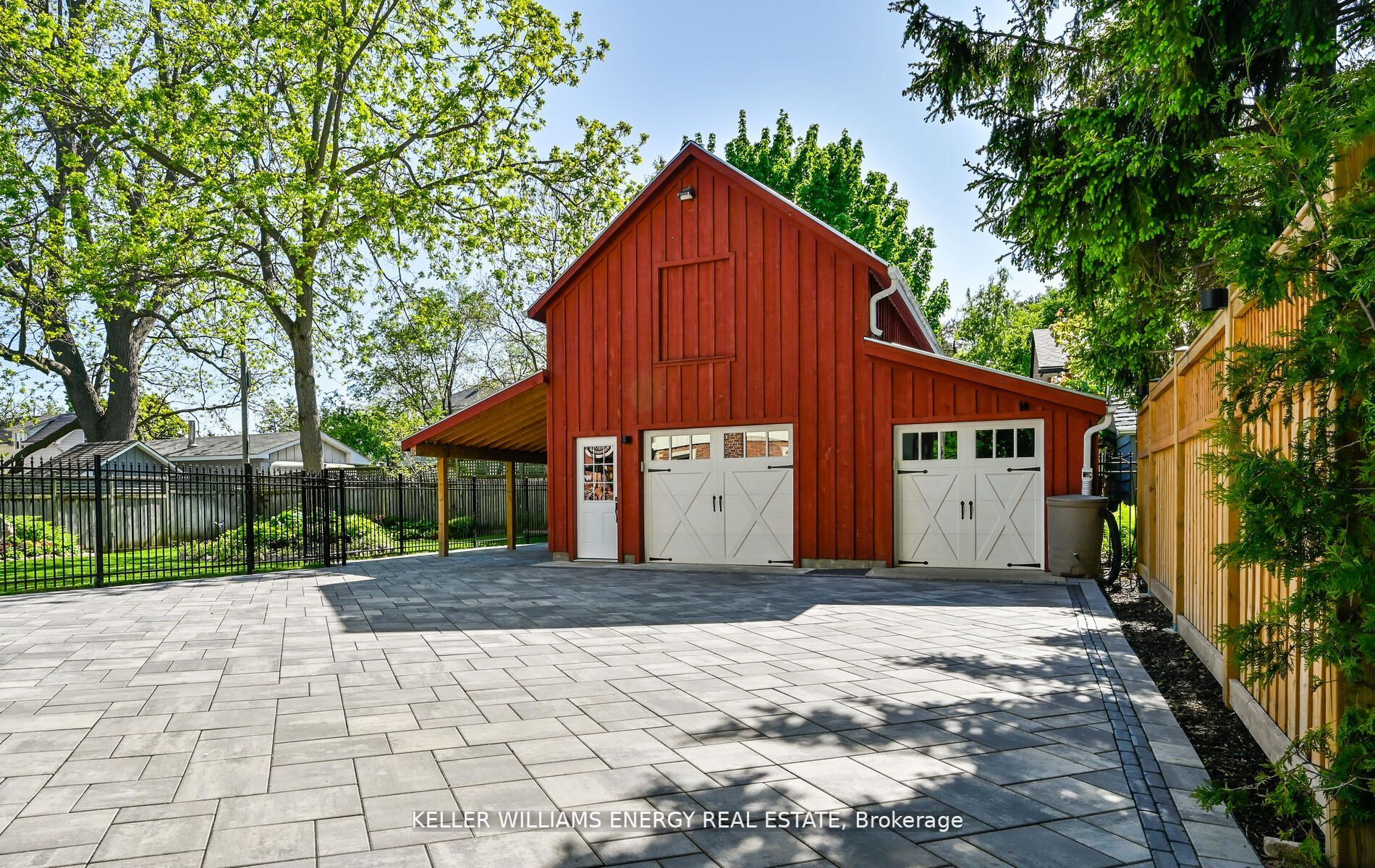 308 Centre St S, Whitby