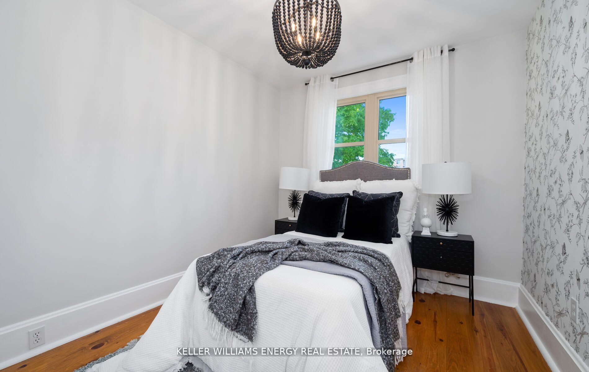 308 Centre St S, Whitby