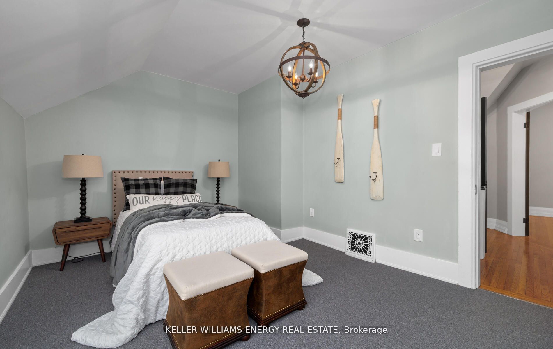 308 Centre St S, Whitby