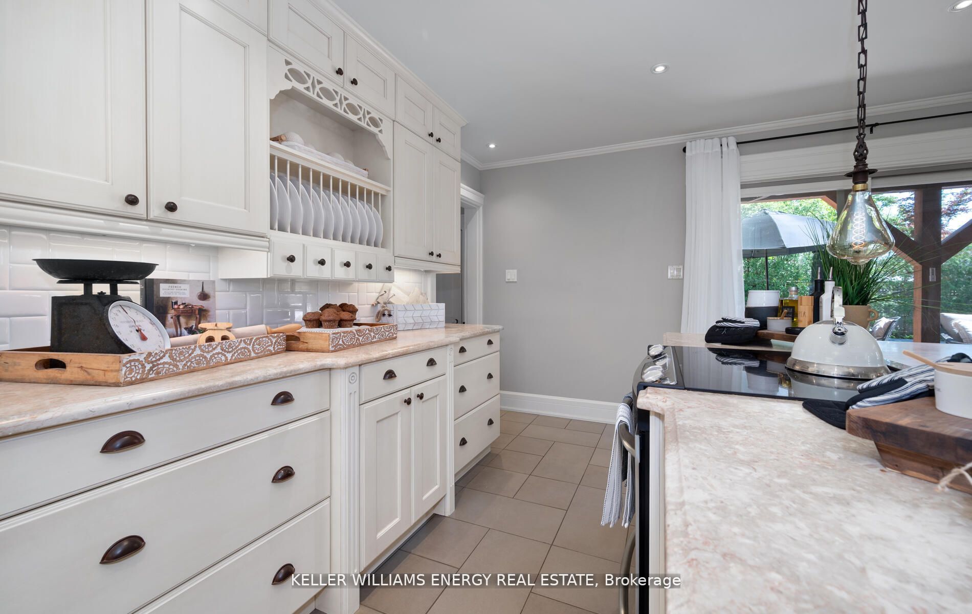 308 Centre St S, Whitby