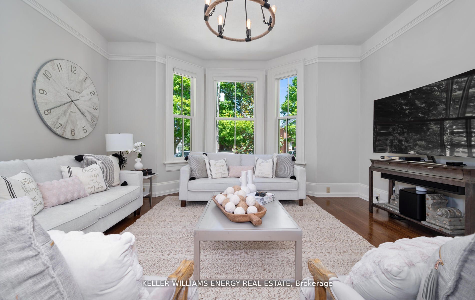 308 Centre St S, Whitby