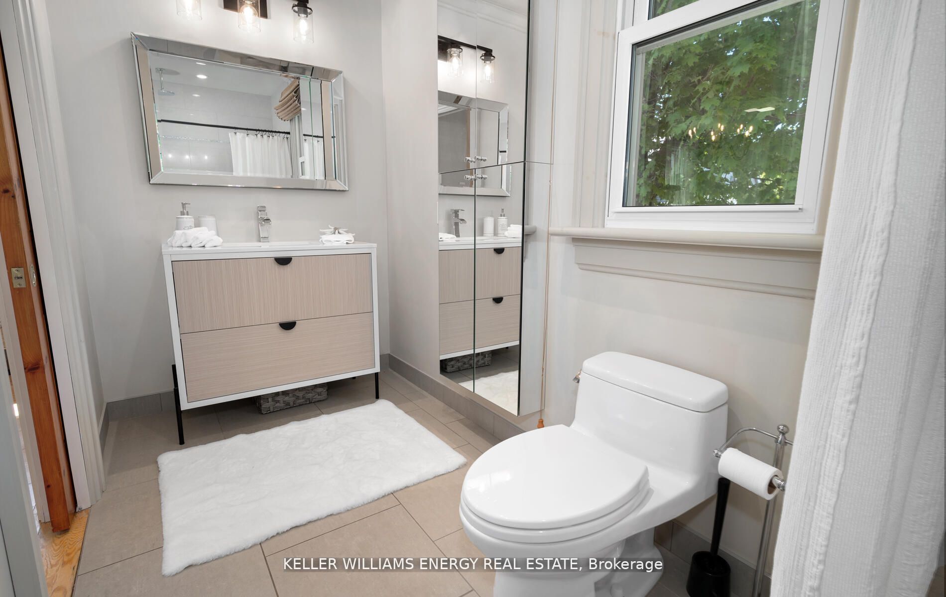 308 Centre St S, Whitby
