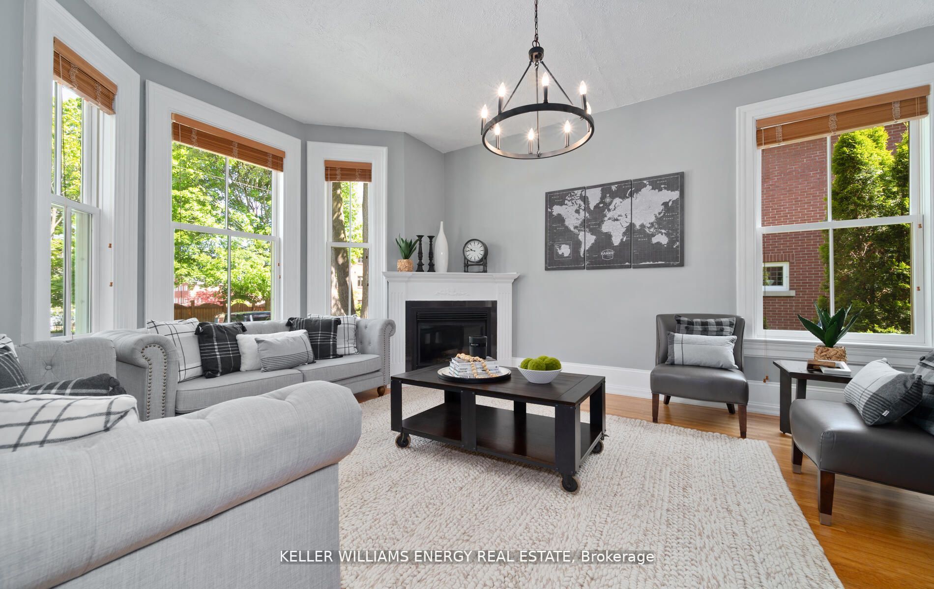 308 Centre St S, Whitby