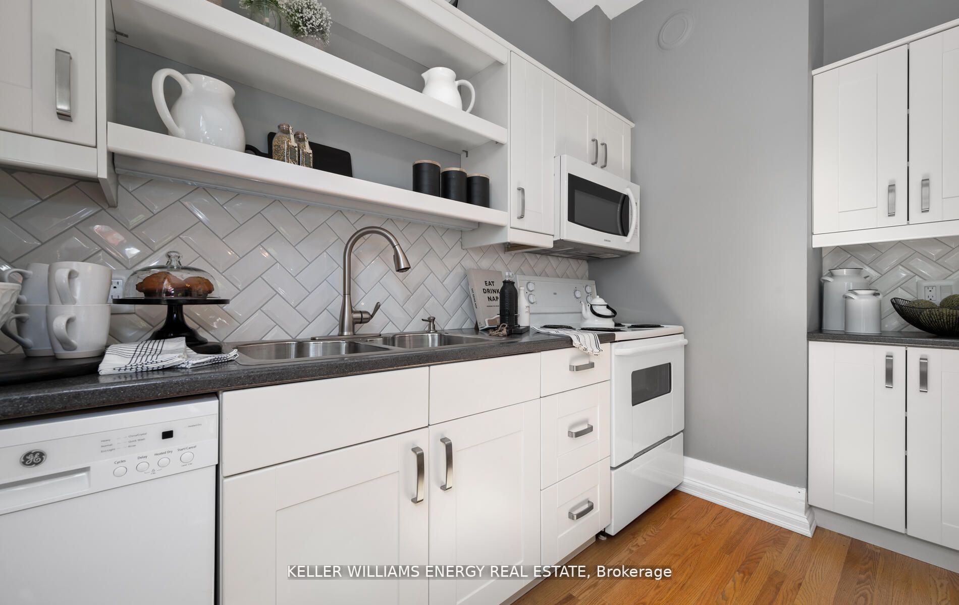 308 Centre St S, Whitby