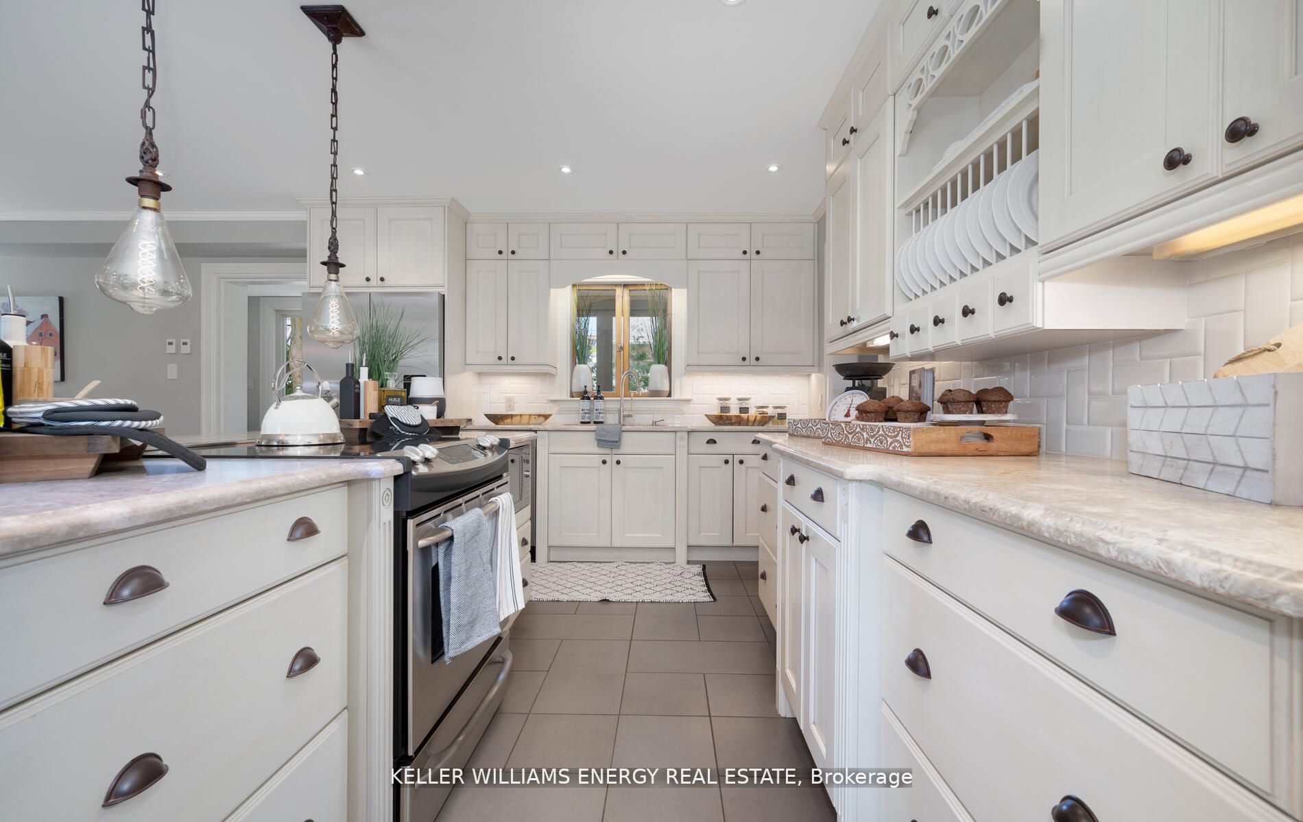 308 Centre St S, Whitby