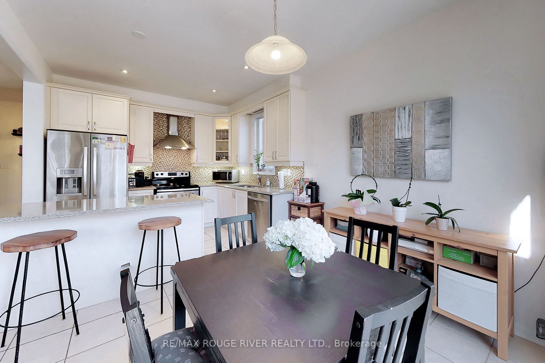 1862 Parkhurst Crescent