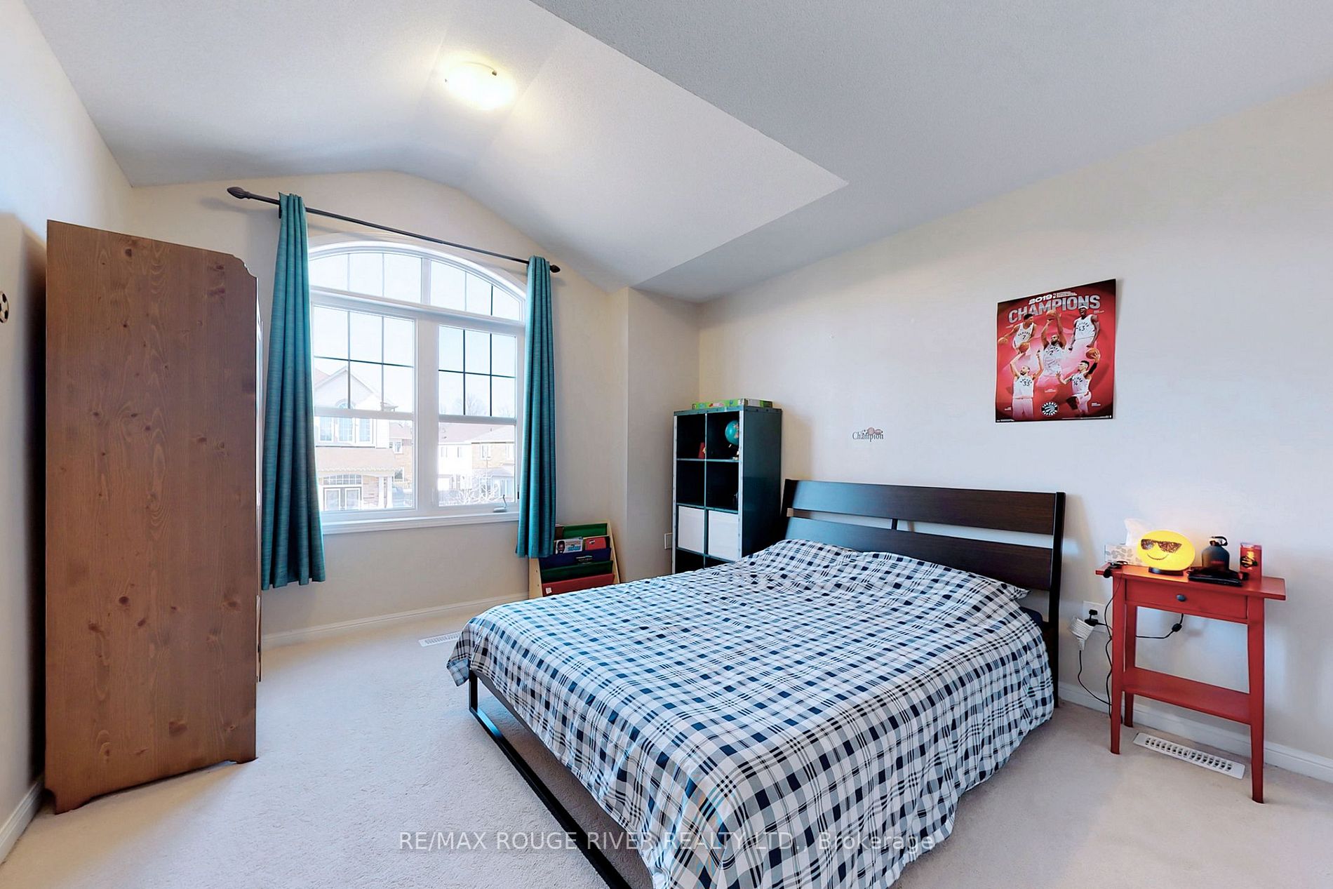 1862 Parkhurst Crescent