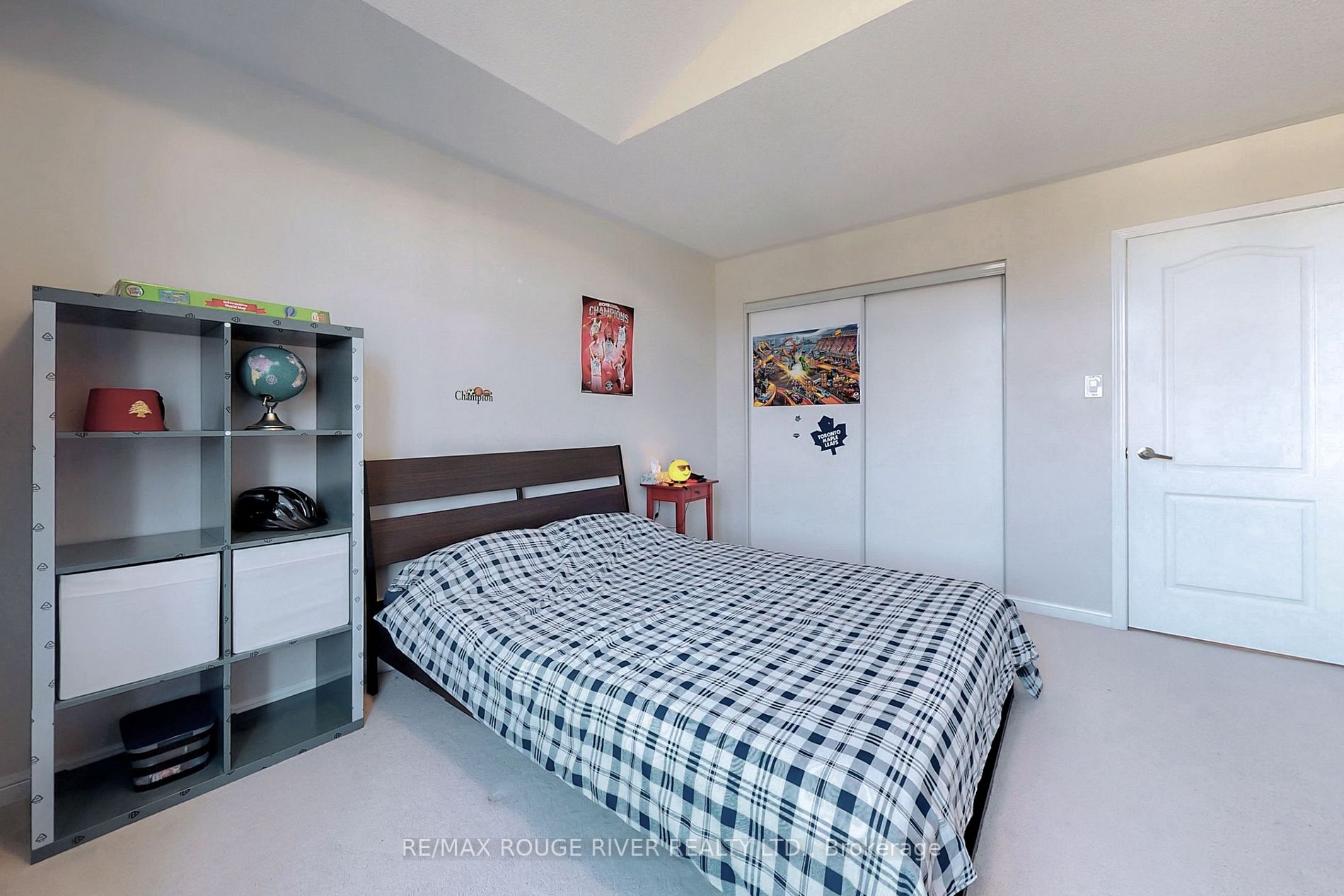 1862 Parkhurst Crescent
