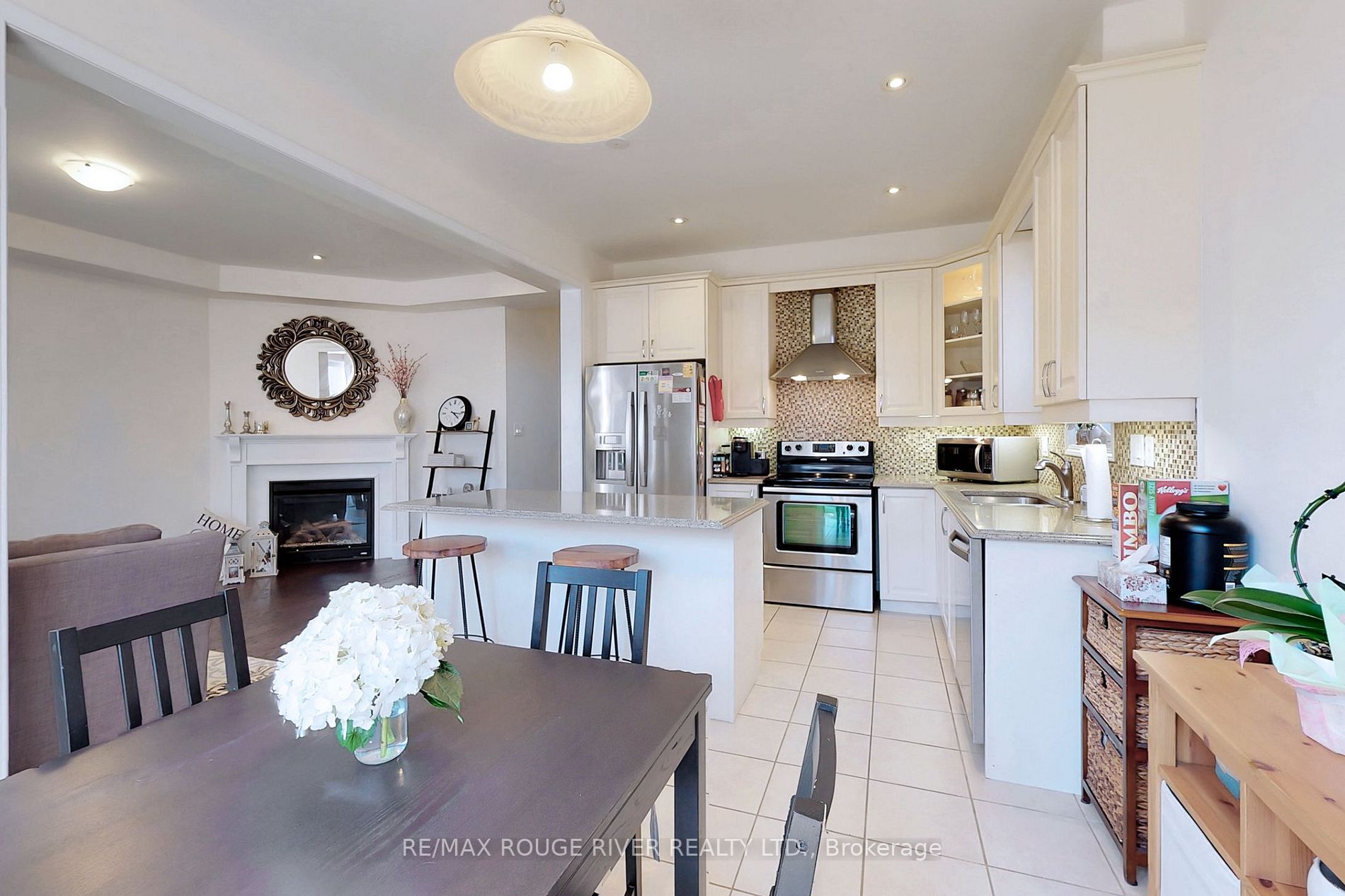 1862 Parkhurst Crescent