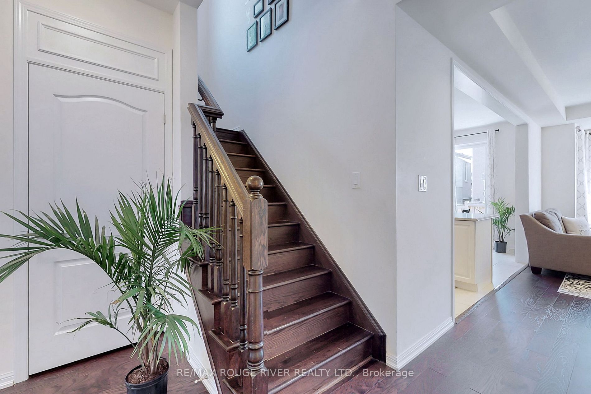 1862 Parkhurst Crescent