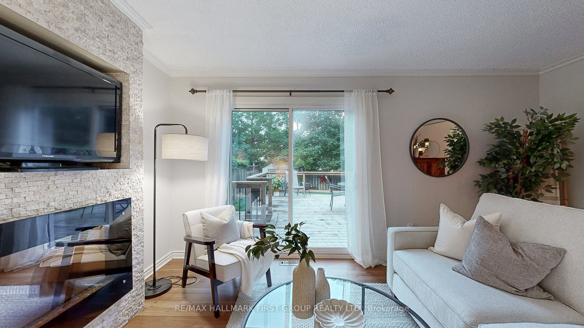 1787 Listowell Cres