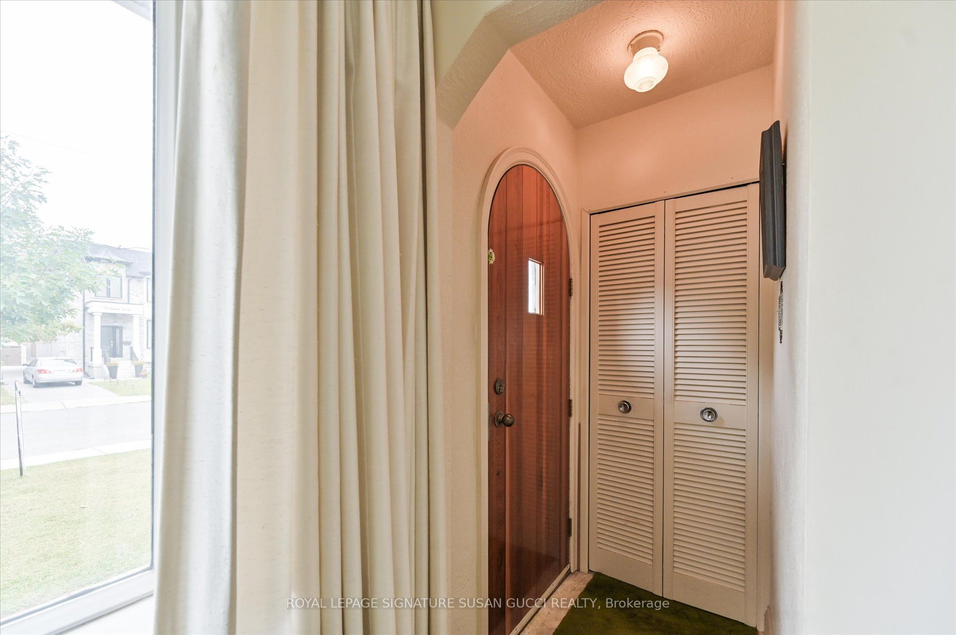 304 Linsmore Cres