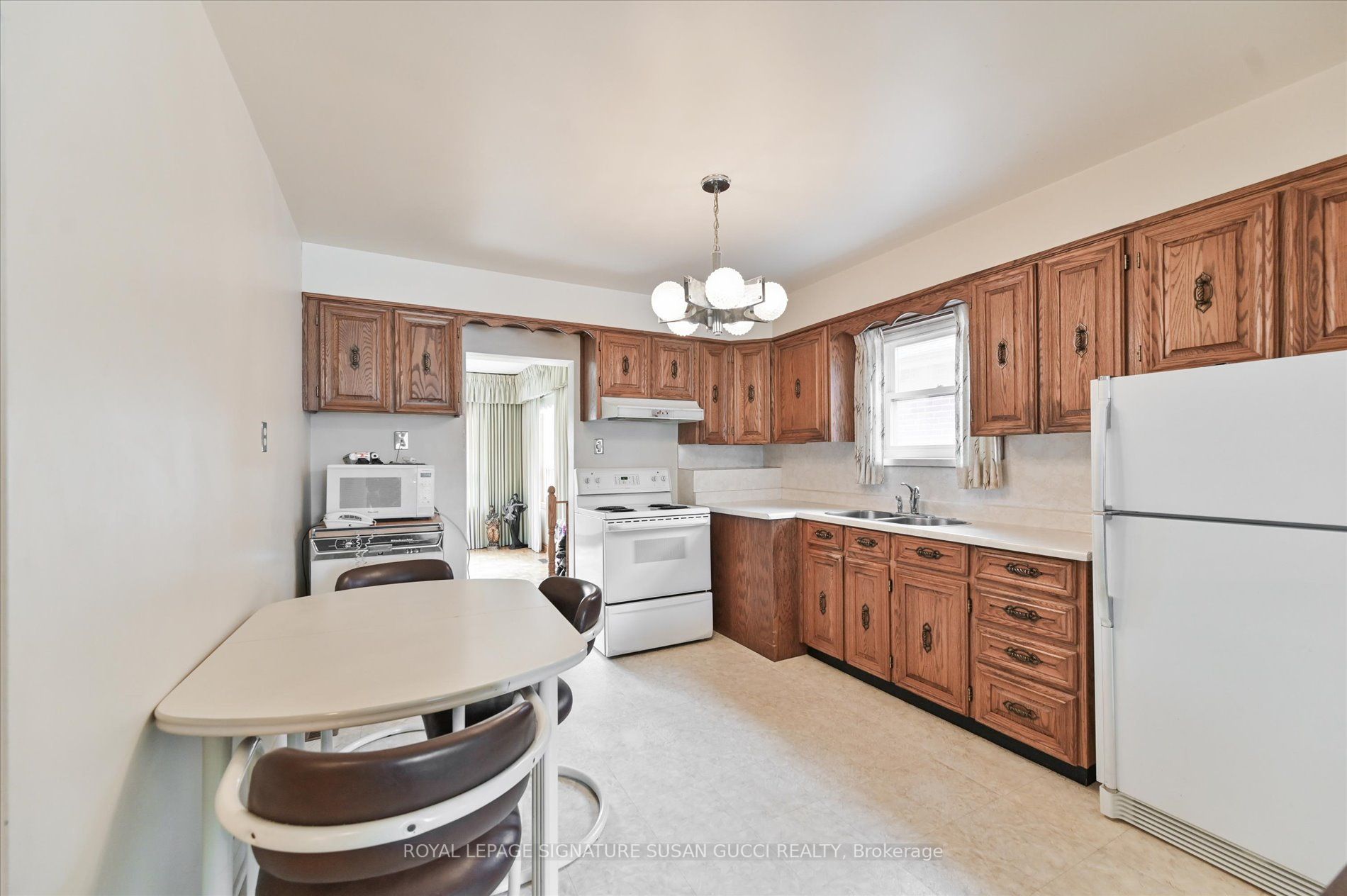 304 Linsmore Cres
