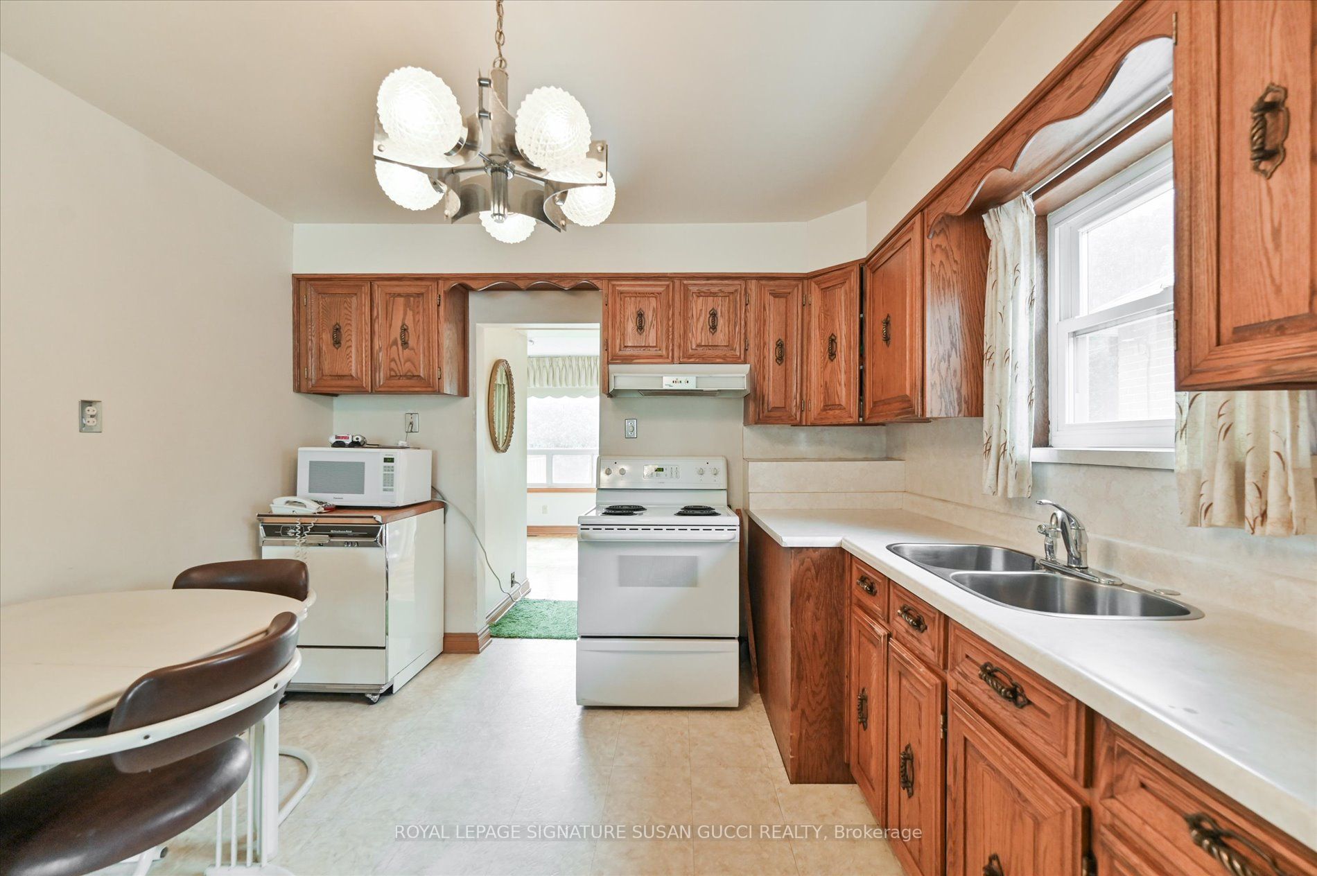 304 Linsmore Cres