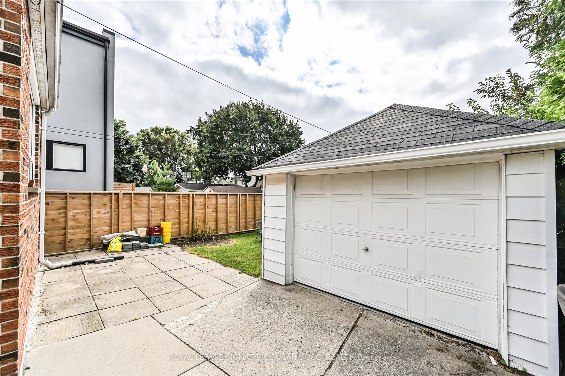 304 Linsmore Cres