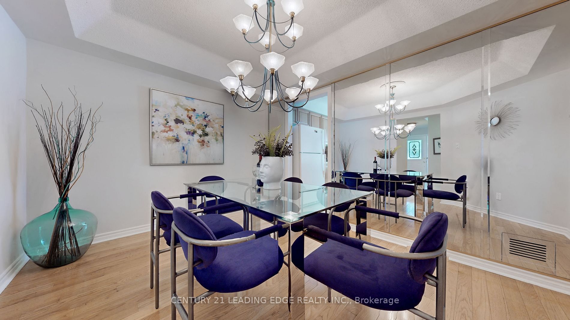 350 Lakebreeze Dr, #4