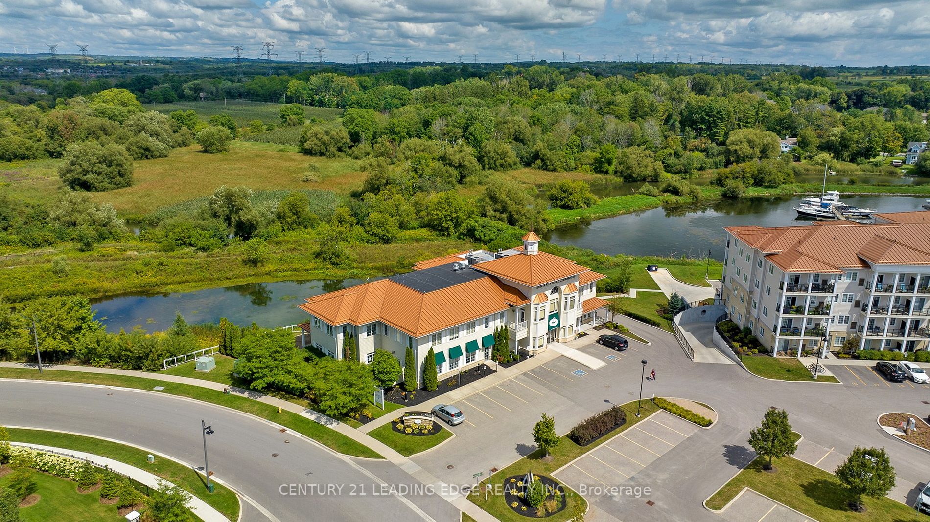 350 Lakebreeze Dr, #4