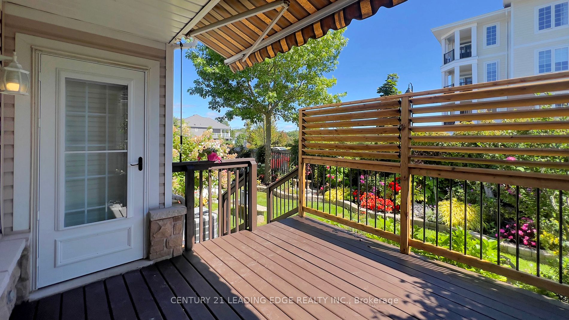 350 Lakebreeze Dr, #4