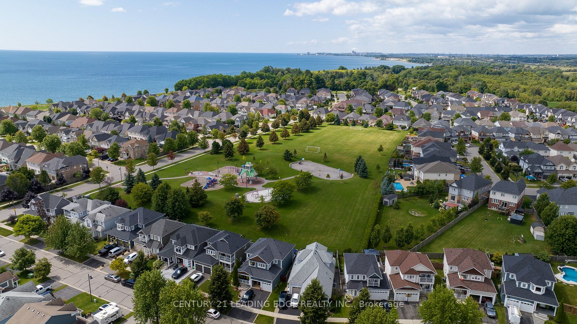 350 Lakebreeze Dr, #4