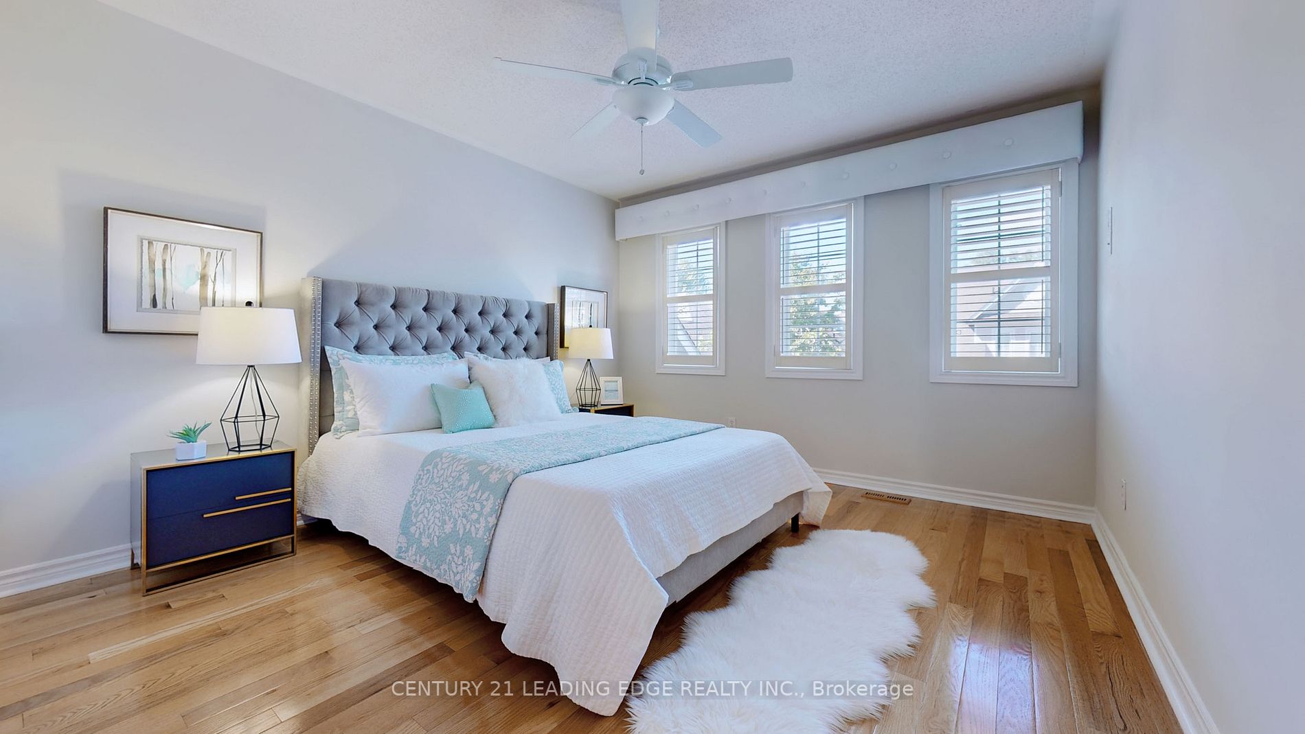 350 Lakebreeze Dr, #4