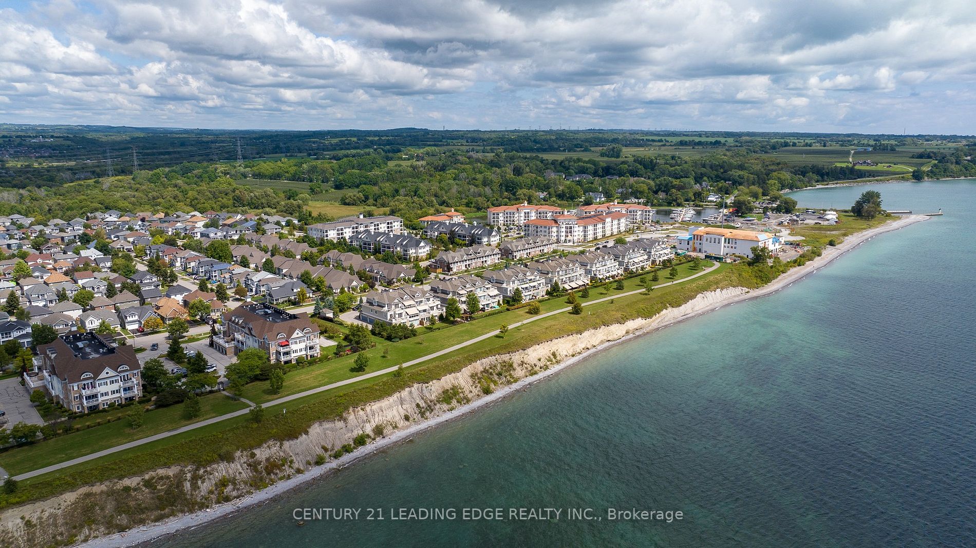 350 Lakebreeze Dr, #4
