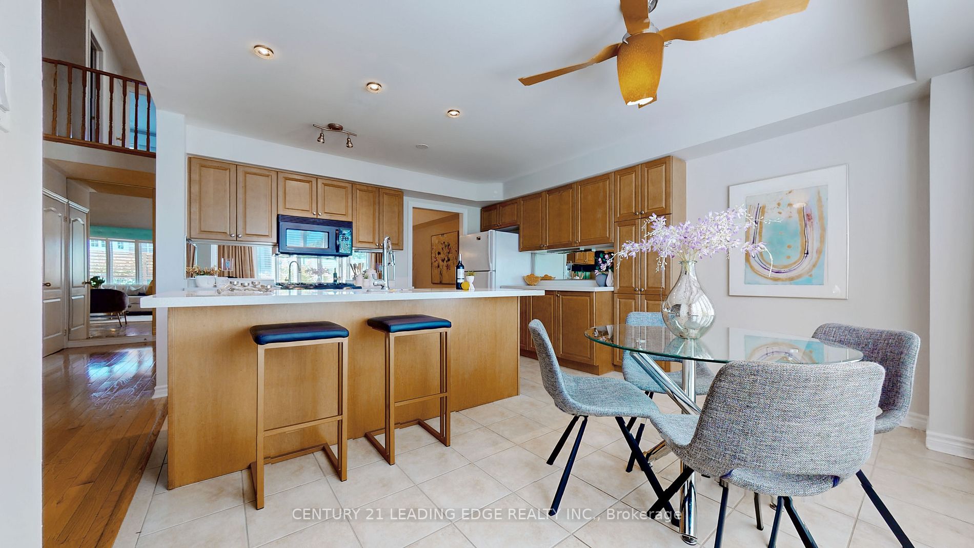 350 Lakebreeze Dr, #4