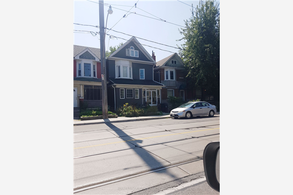 1111 Gerrard St E, Toronto
