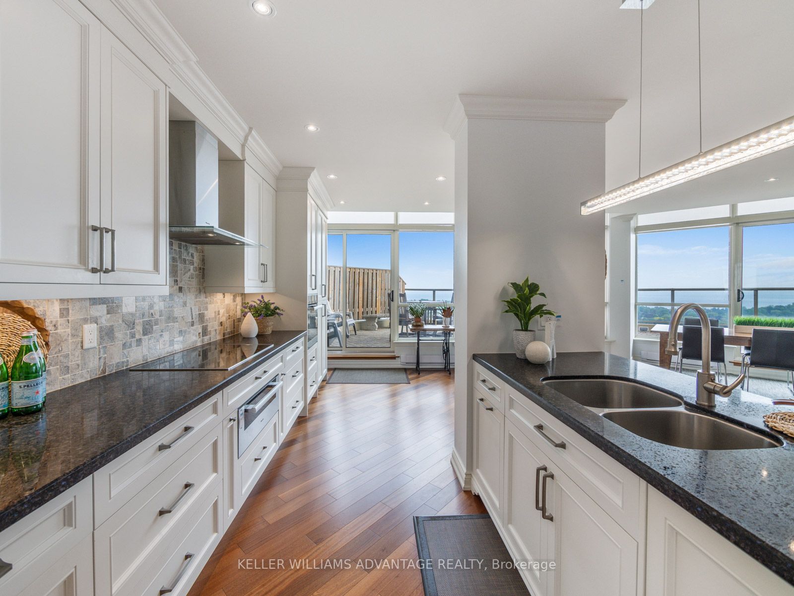 20 Guildwood Pkwy, #Ph 15