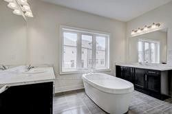33 St Ives Cres