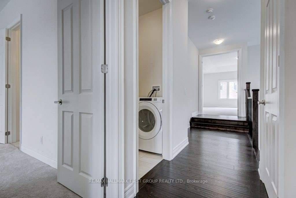 33 St Ives Cres
