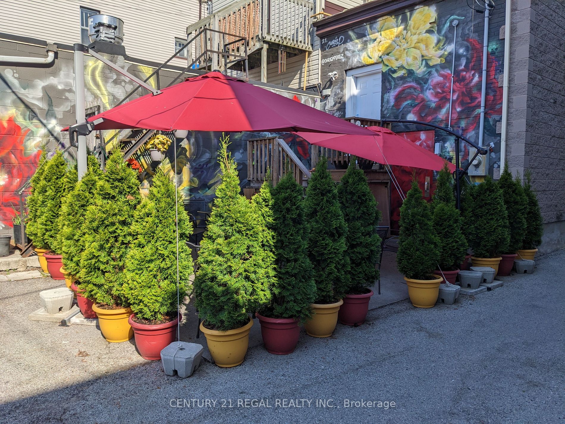 107 Dundas St W, #105