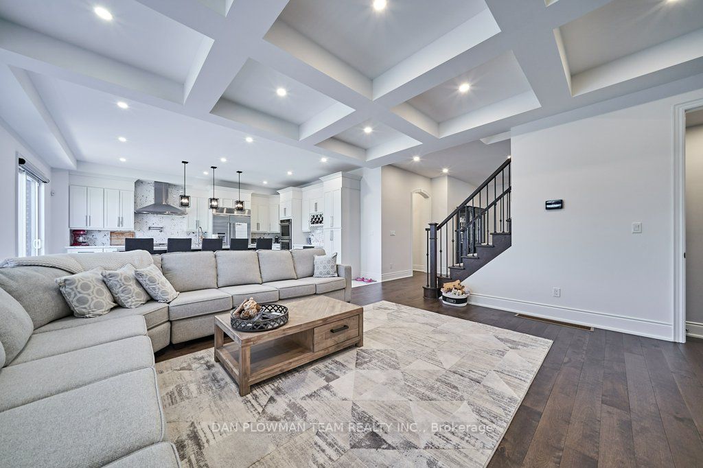 505 King Ave E