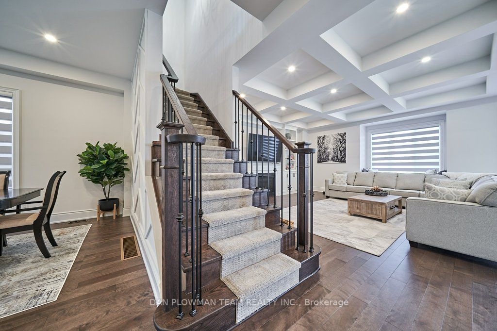 505 King Ave E