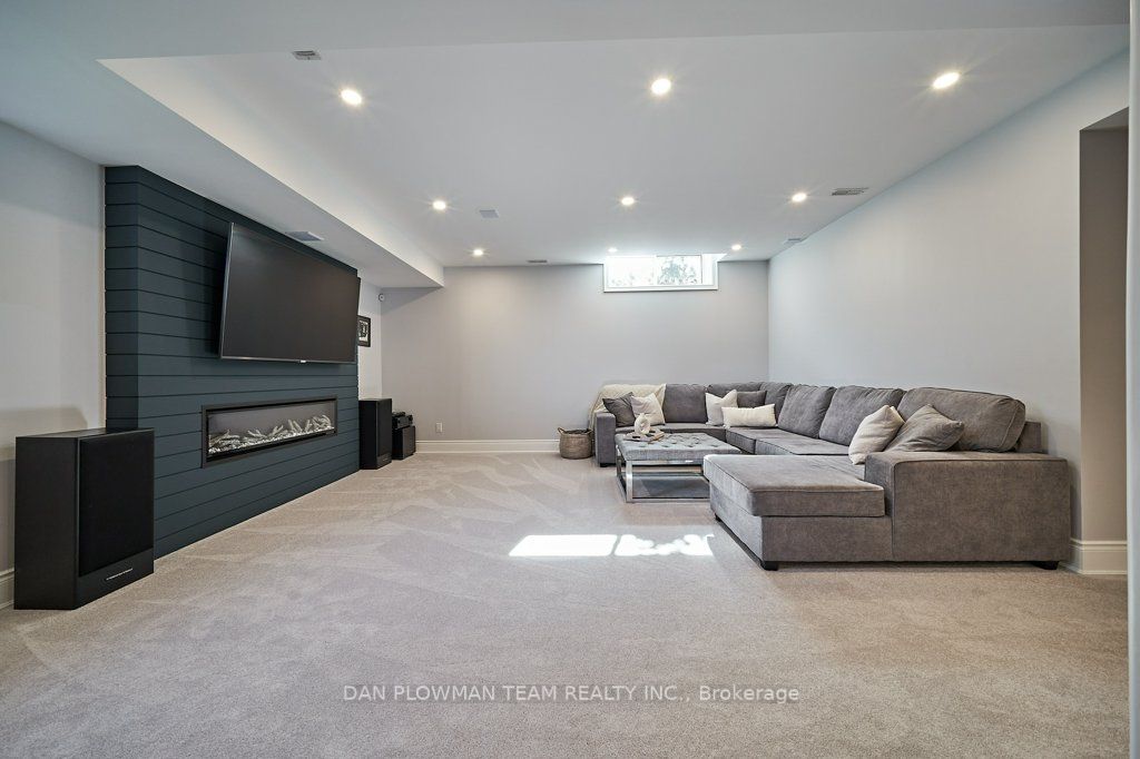 505 King Ave E